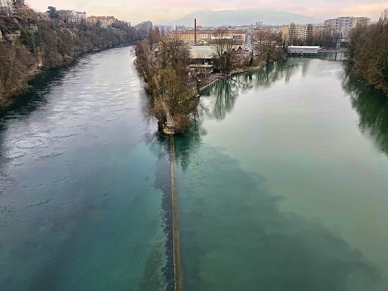 Where the Rhone and the Arve meet
