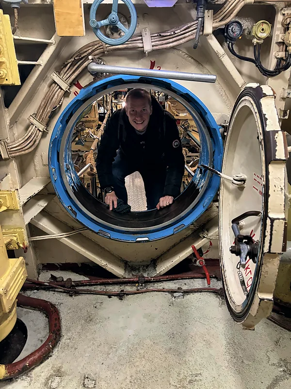 Inside the U-434 submarine