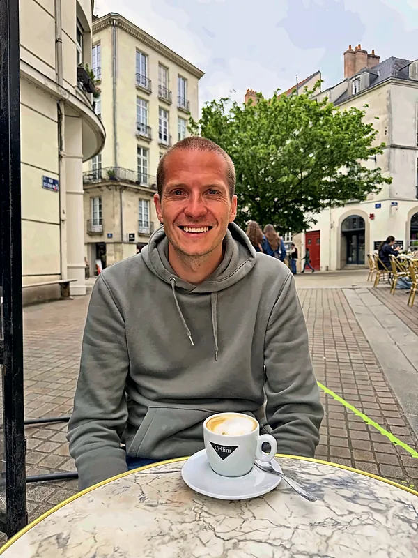 Coffee on a Nantes square