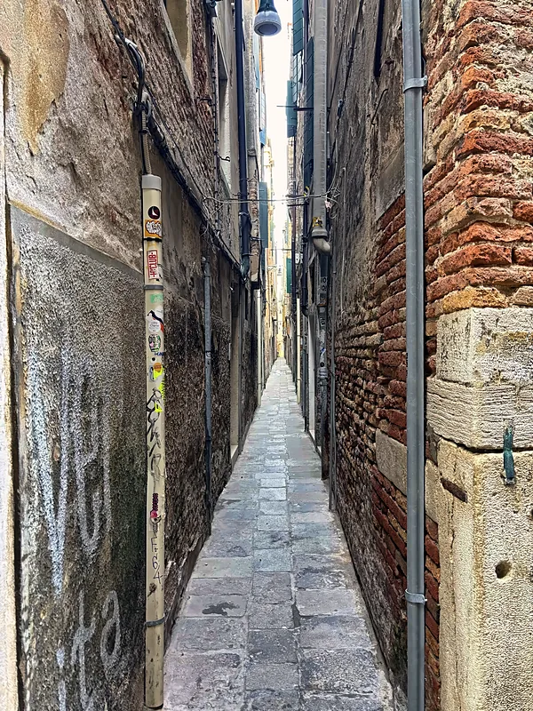 A narrow calle